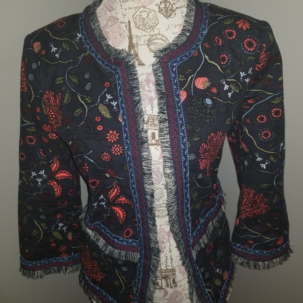 Embroidery Blazer - Picture 2 of 2